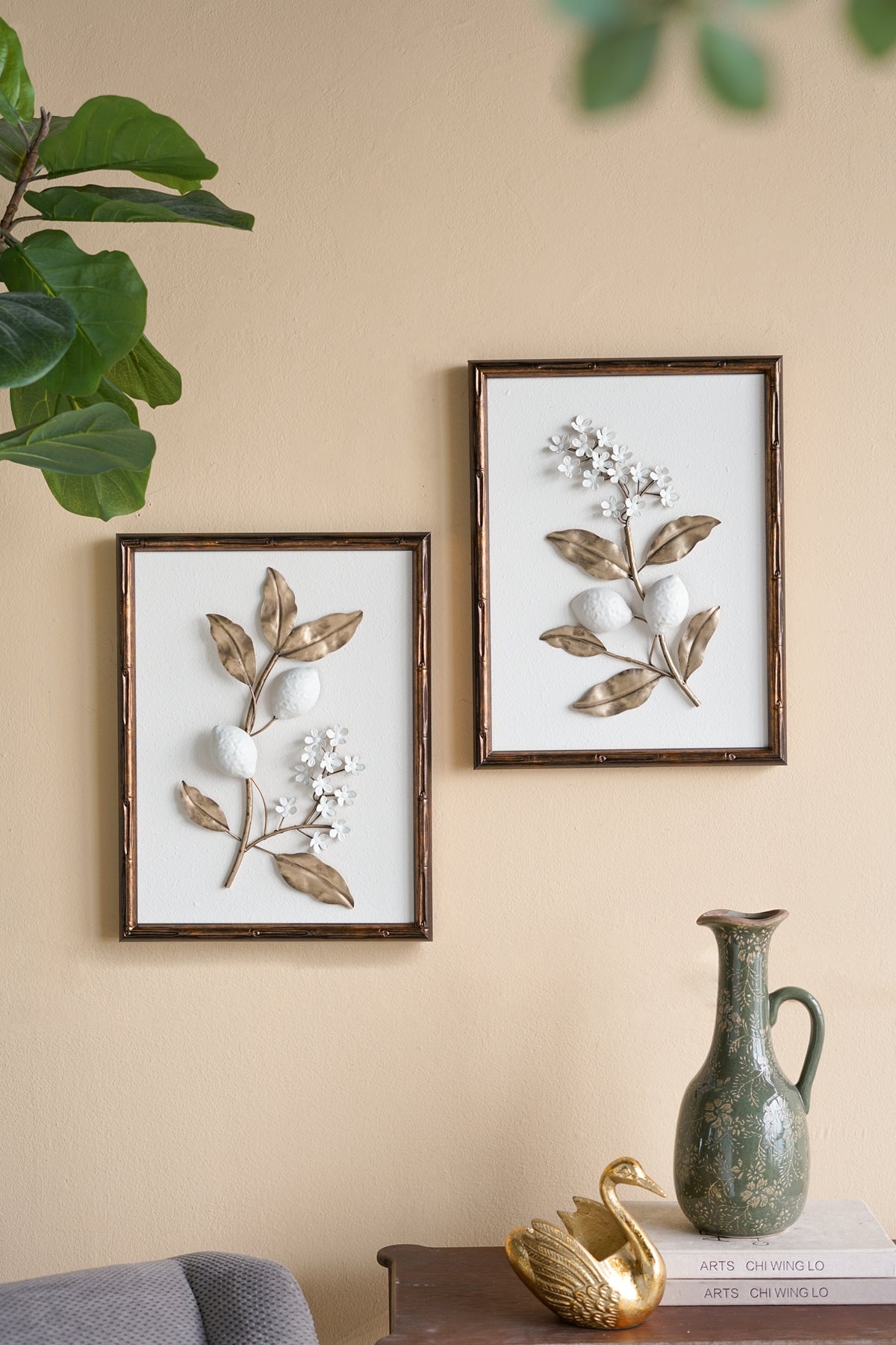 Set of 2 Distressed Brown Frame Decorative Accessories