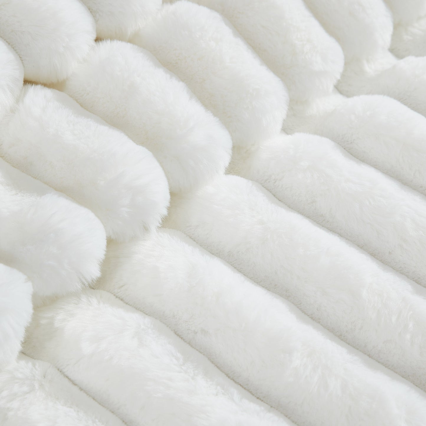Everett 4-Piece White Micro Mink King Bedding Ensemble
