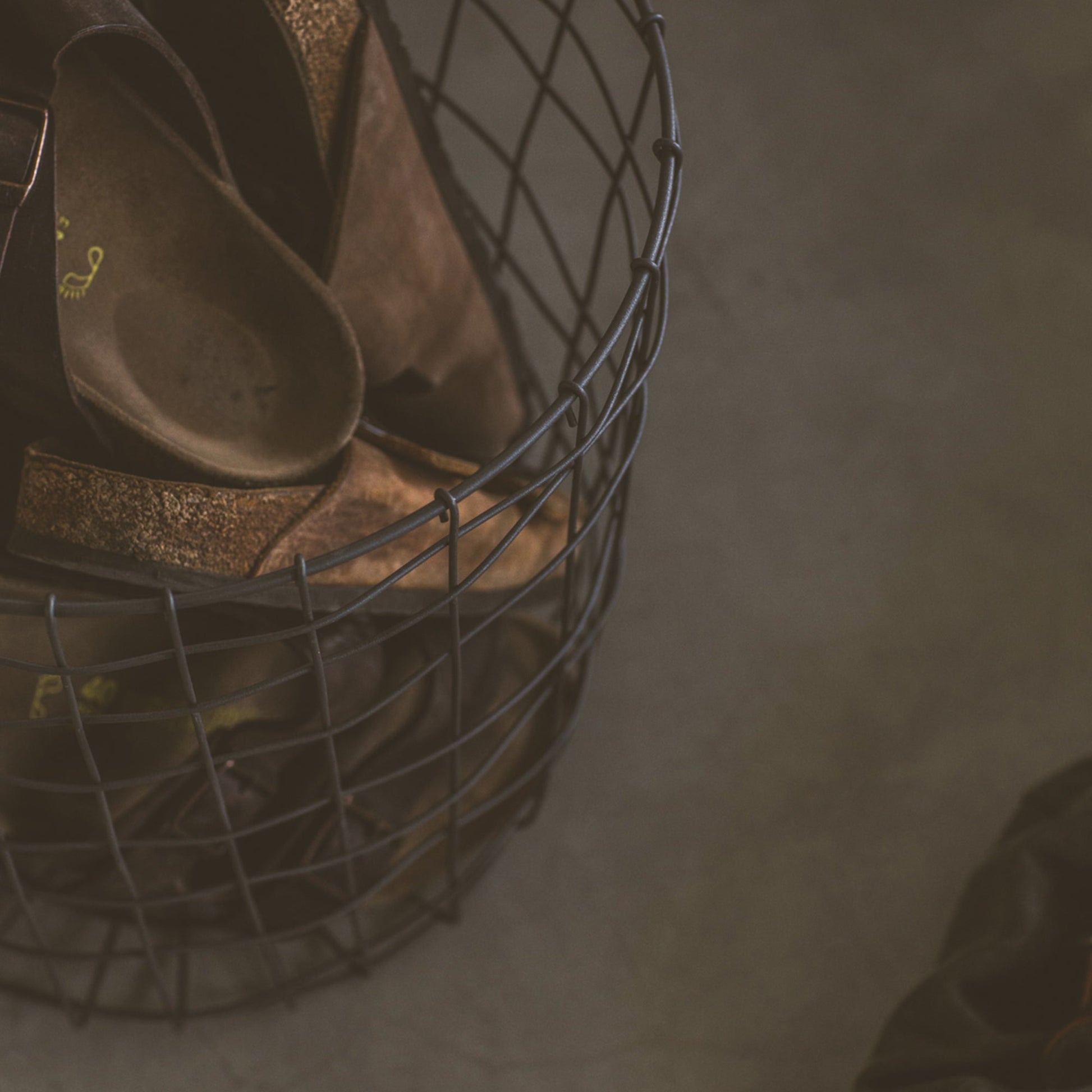 308 - Round Iron Basket - PoshaBella