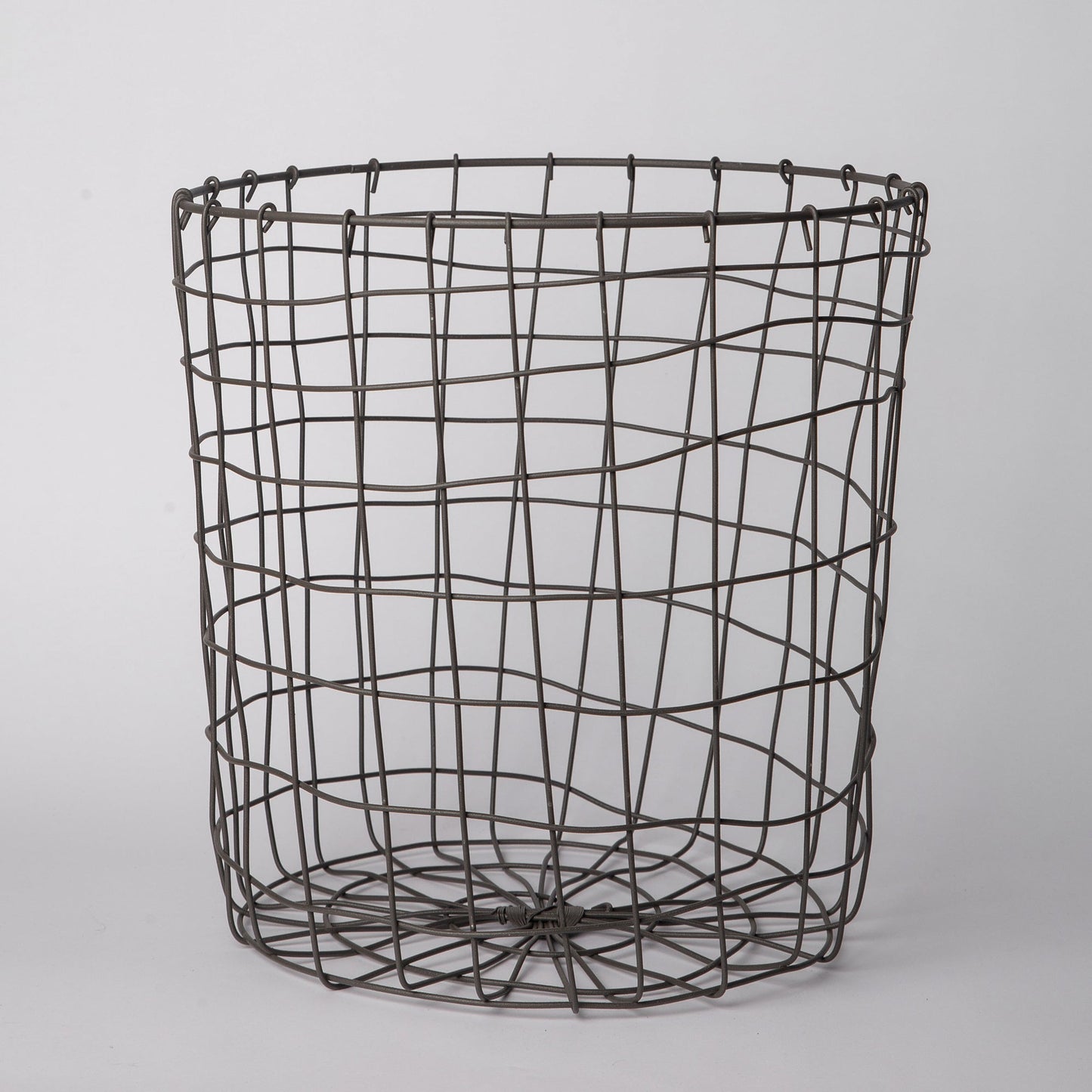308 - Round Iron Basket - PoshaBella
