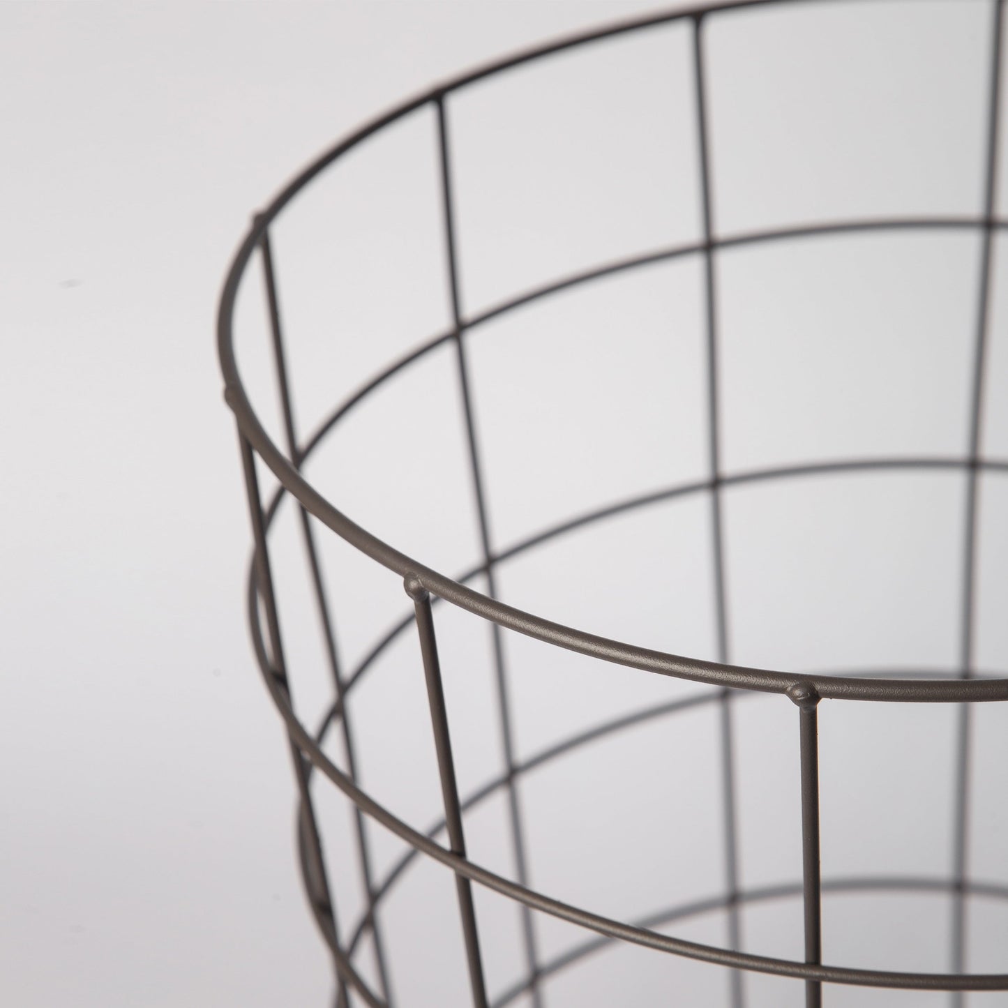 318 - Iron Basket - PoshaBella