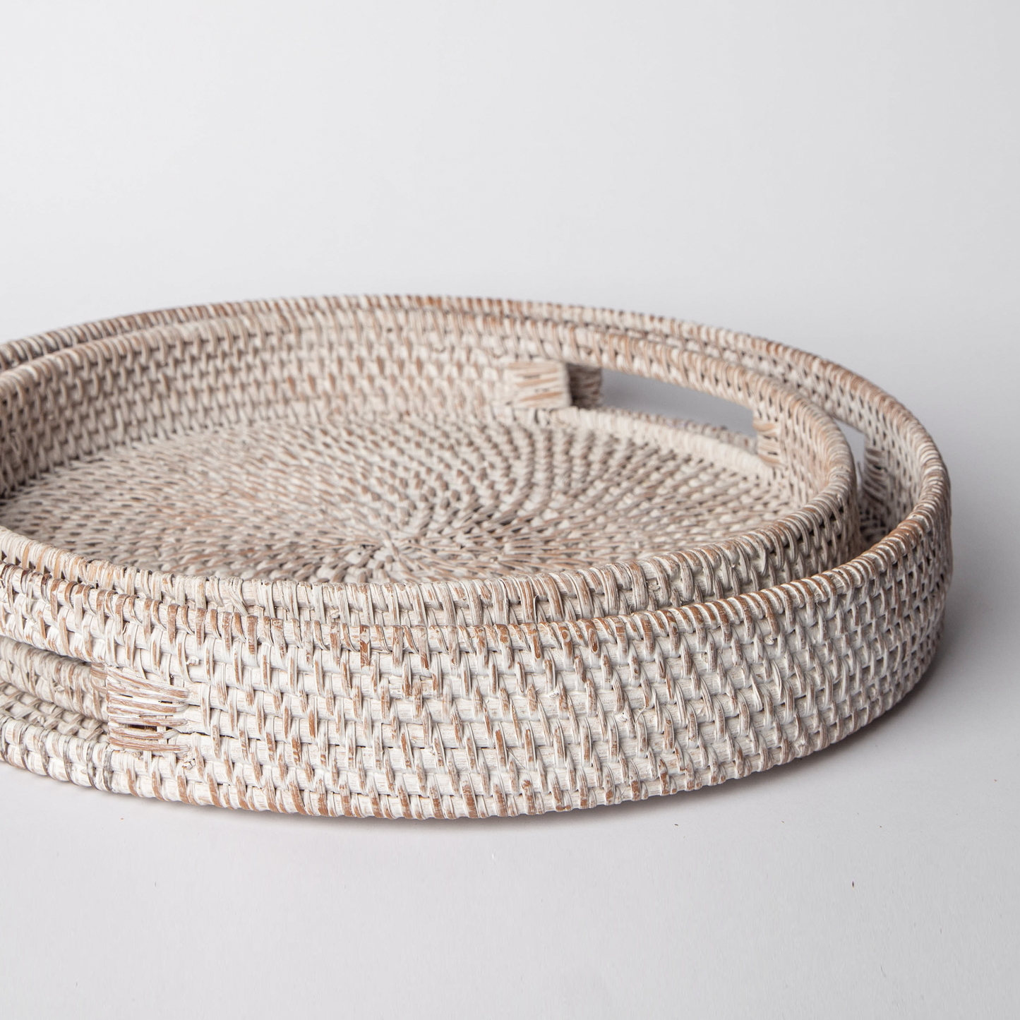 404 - Round Rattan Tray - PoshaBella