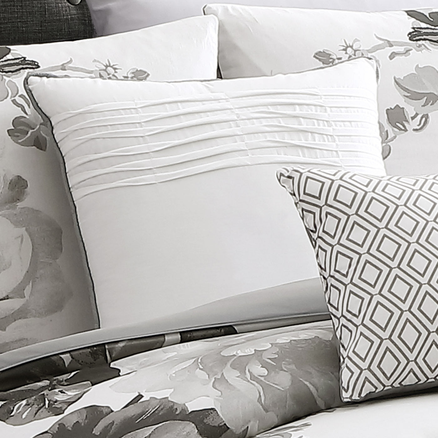 Ridgely 7 Pc Watercolor Black and White Floral Comforter Set