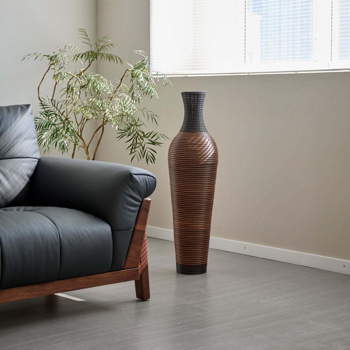 Tall Standing Designer Floor Vases With Elegant 2 Tone Finishes Ideal For Decorating Living Rooms, Bedrooms, Entryways Perfect For Decorating Your Home - Black / Gray