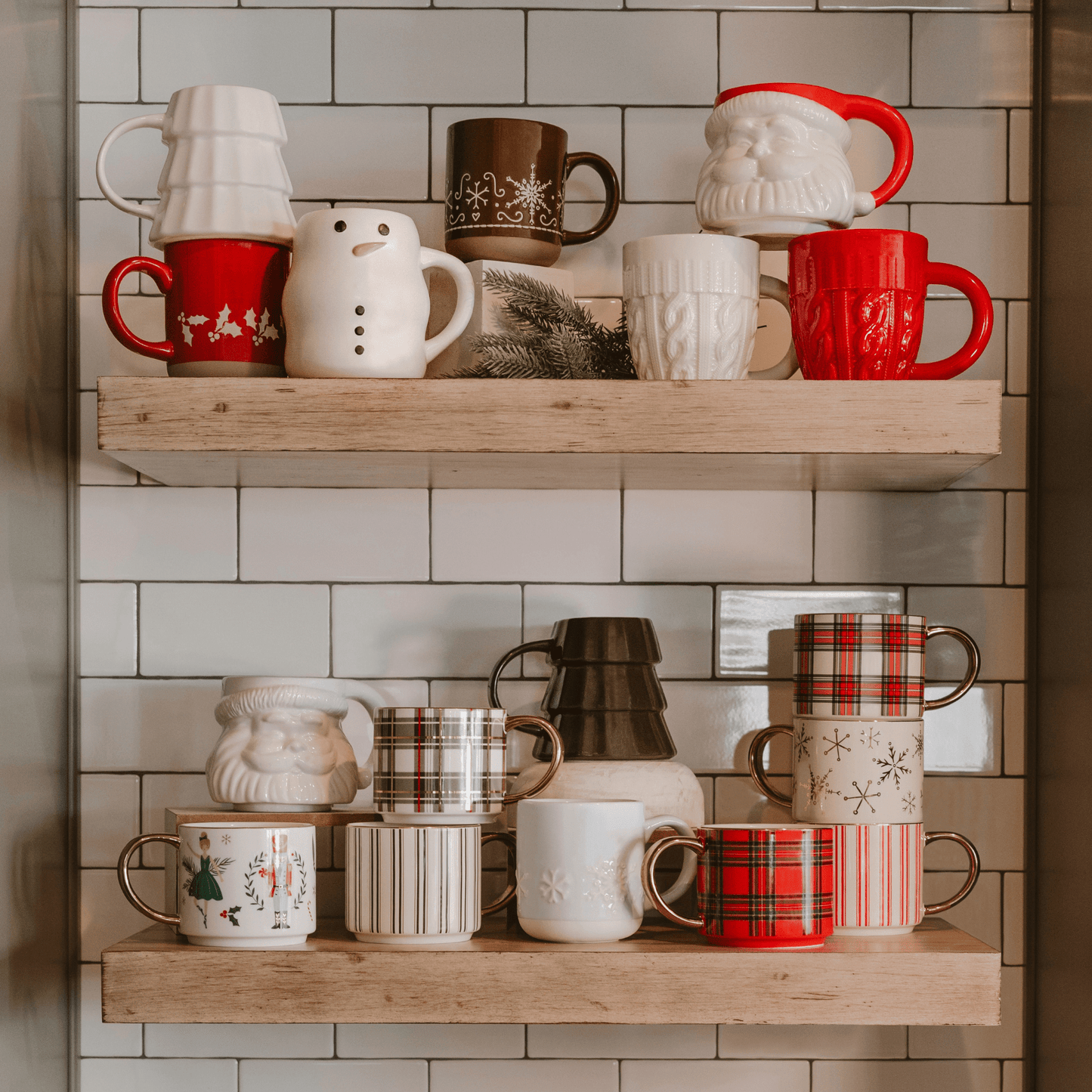 White Plaid 14 oz Gold Handle Coffee Mug