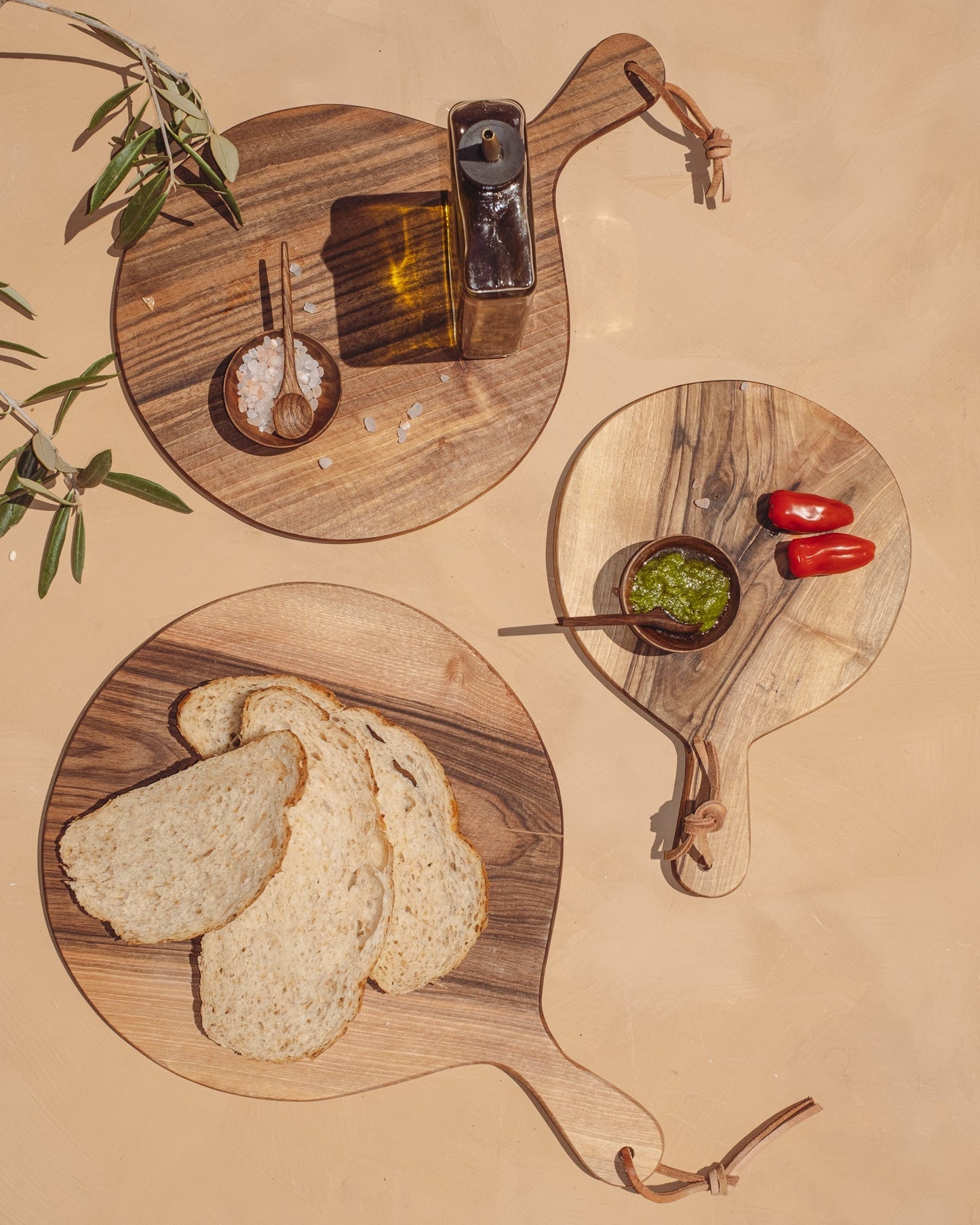 Round Walnut Cutting Boards - PoshaBella