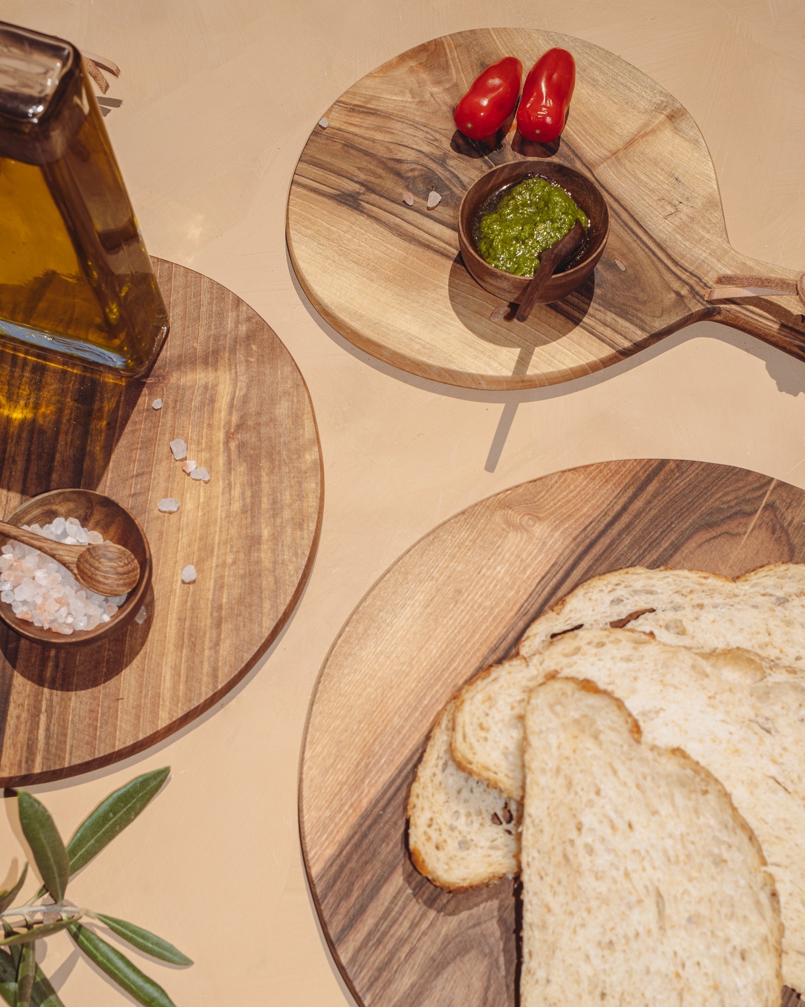Round Walnut Cutting Boards - PoshaBella