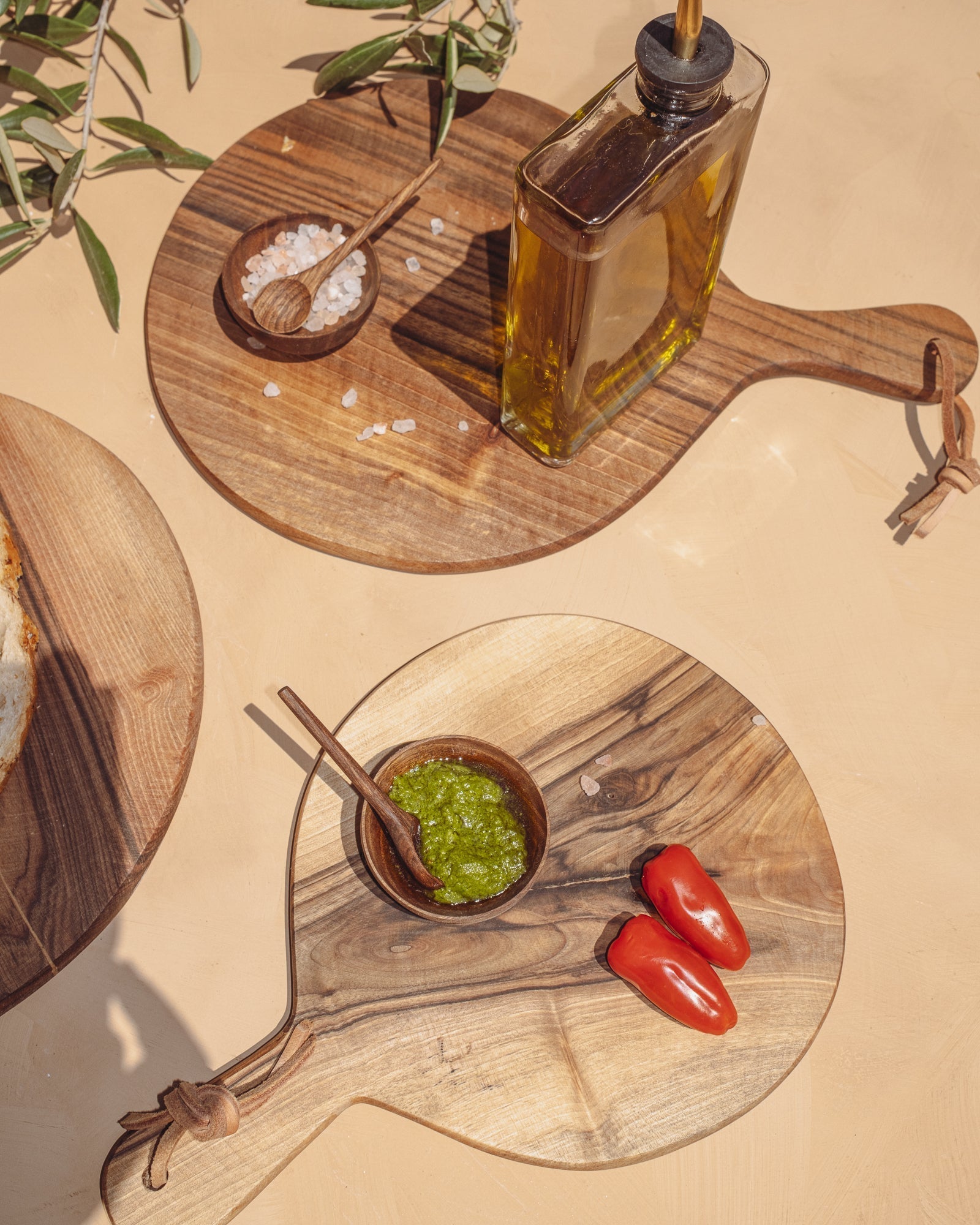 Round Walnut Cutting Boards - PoshaBella