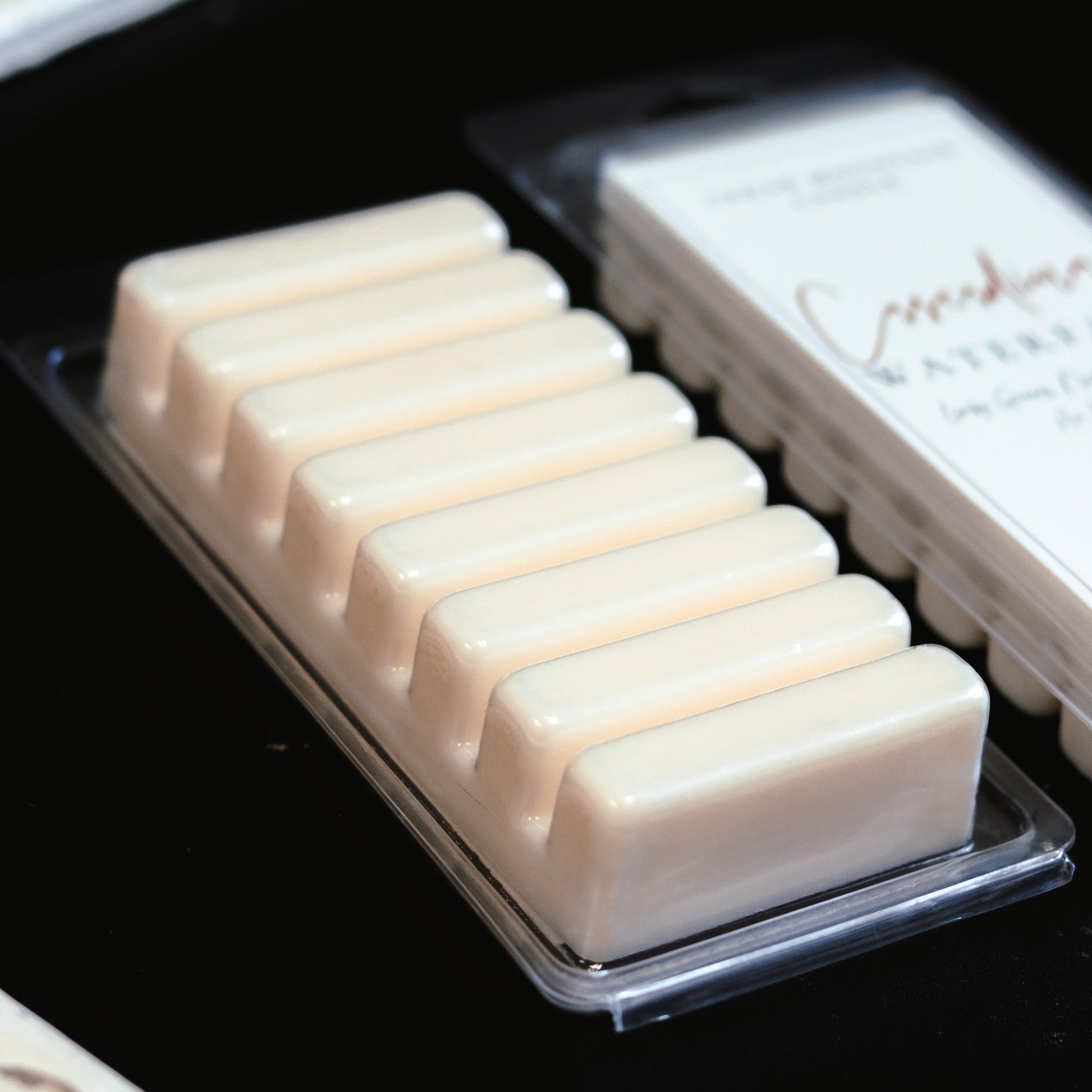 Vetiver & Sandalwood - 5.5 oz Wax Melts - PoshaBella