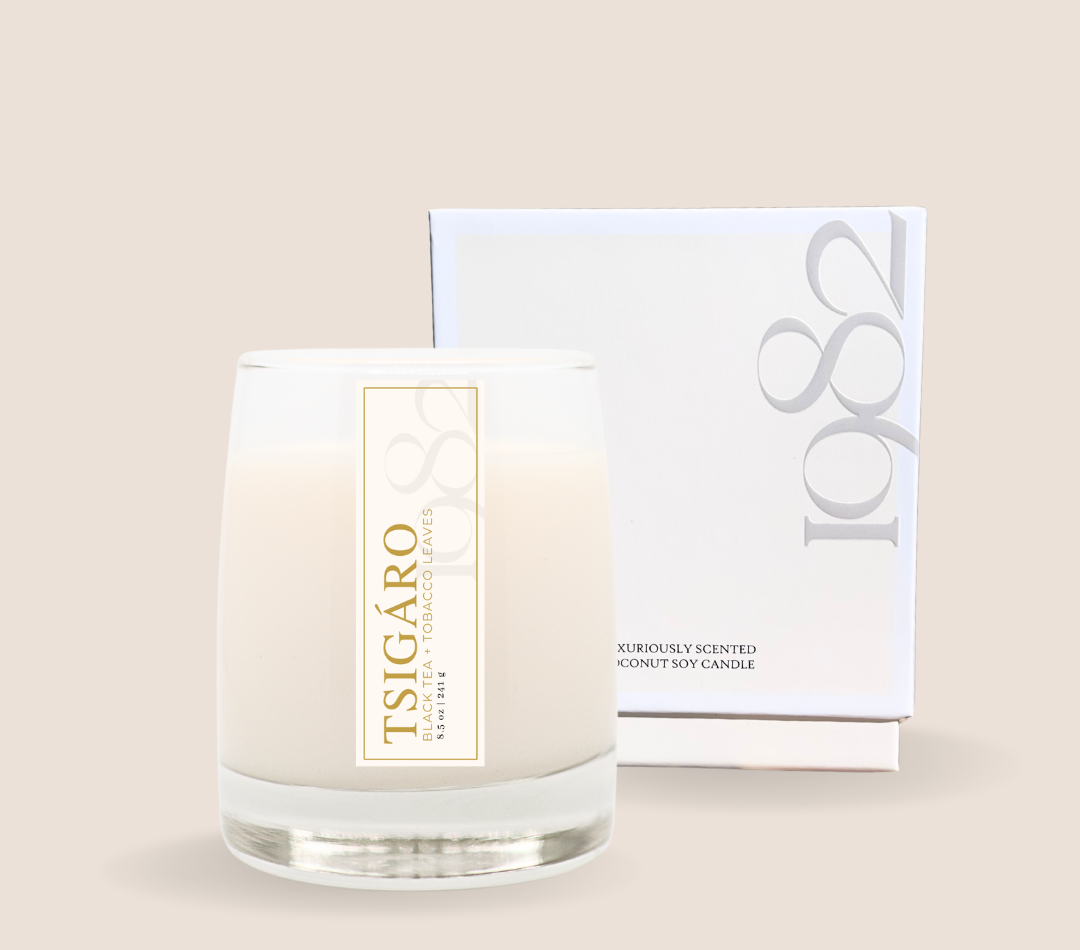 Tsigaro (8.5 oz Single Wick) - Notes: Tobacco Leaves, Black Tea, Cedar & Vetiver - PREVIOUSLY KNOWN AS "CIGAR LOUNGE" 1982 Candle Co.™