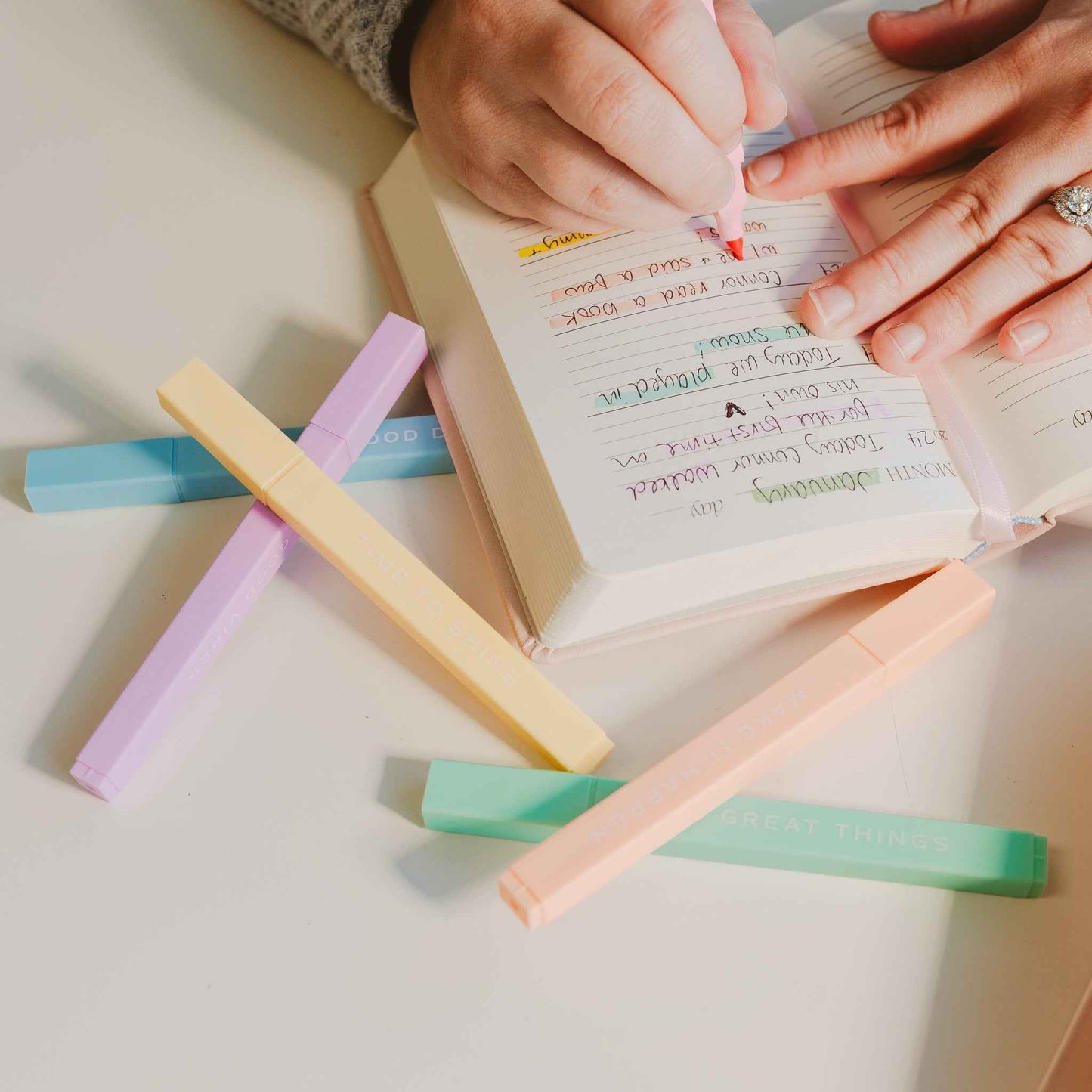 Do Great Things Highlighters Set