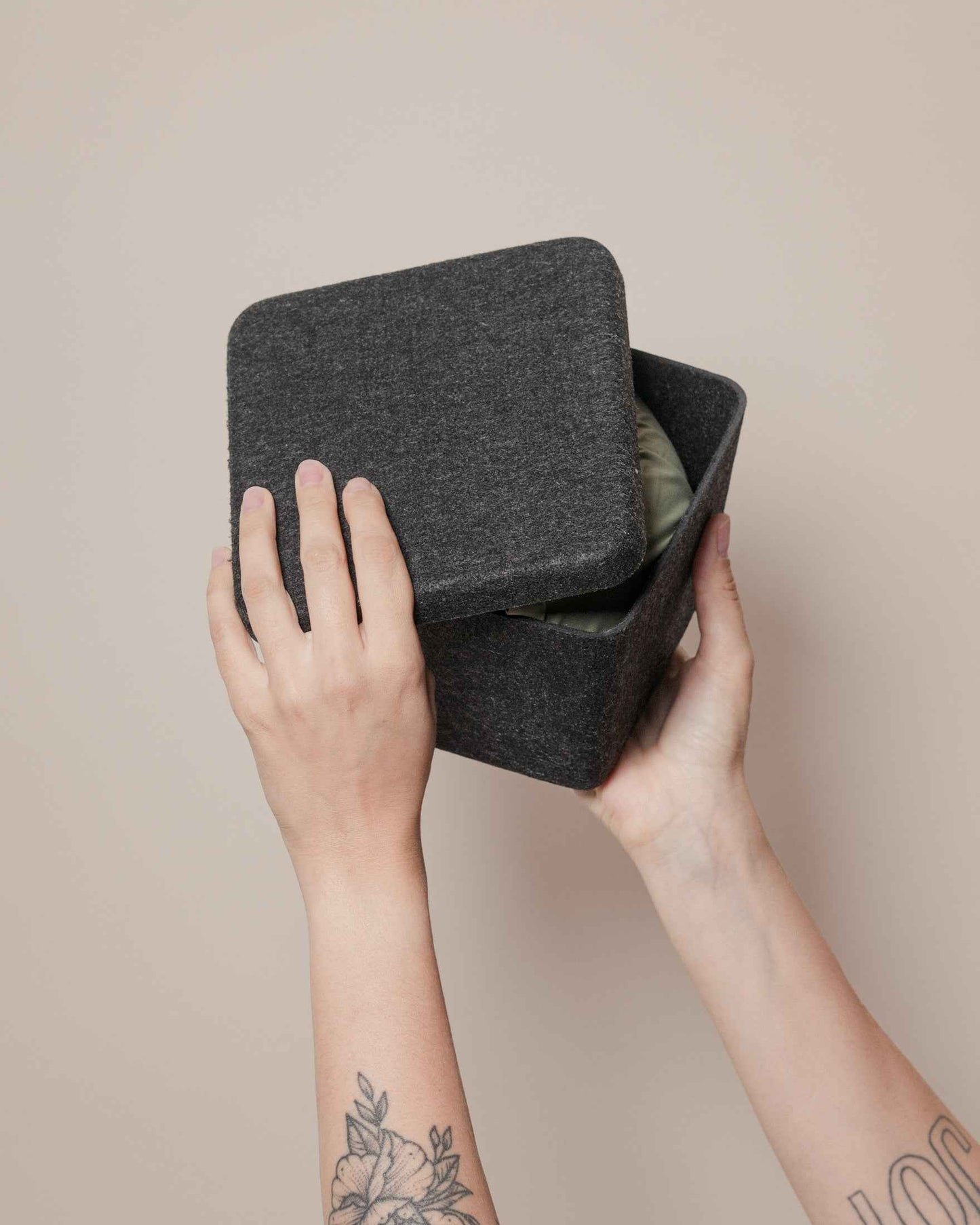 The Sculpted Bin - Petite with Lid