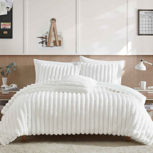 Everett 4-Piece White Micro Mink King Bedding Ensemble