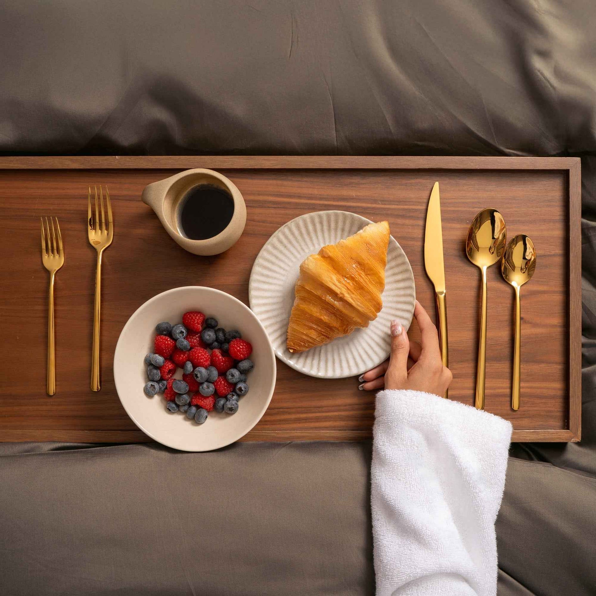 Emilia Mirror 20-Piece Flatware Set