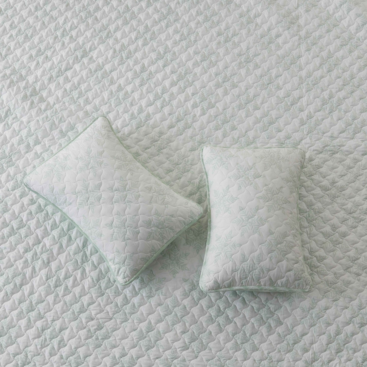 3 Piece Large Snowflake Quilt - Noemi Collection