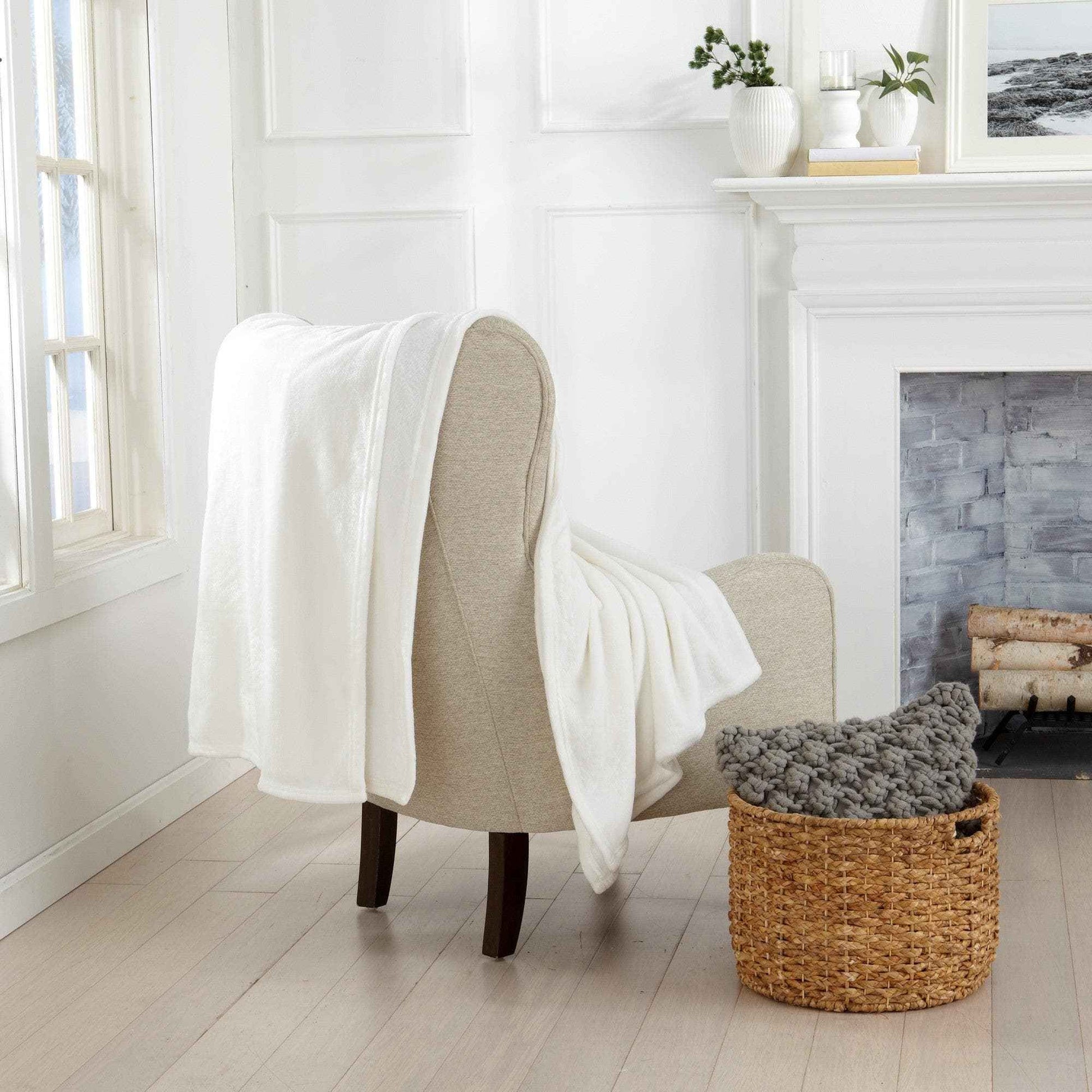 Velvet Plush Blanket - Avianna Collection