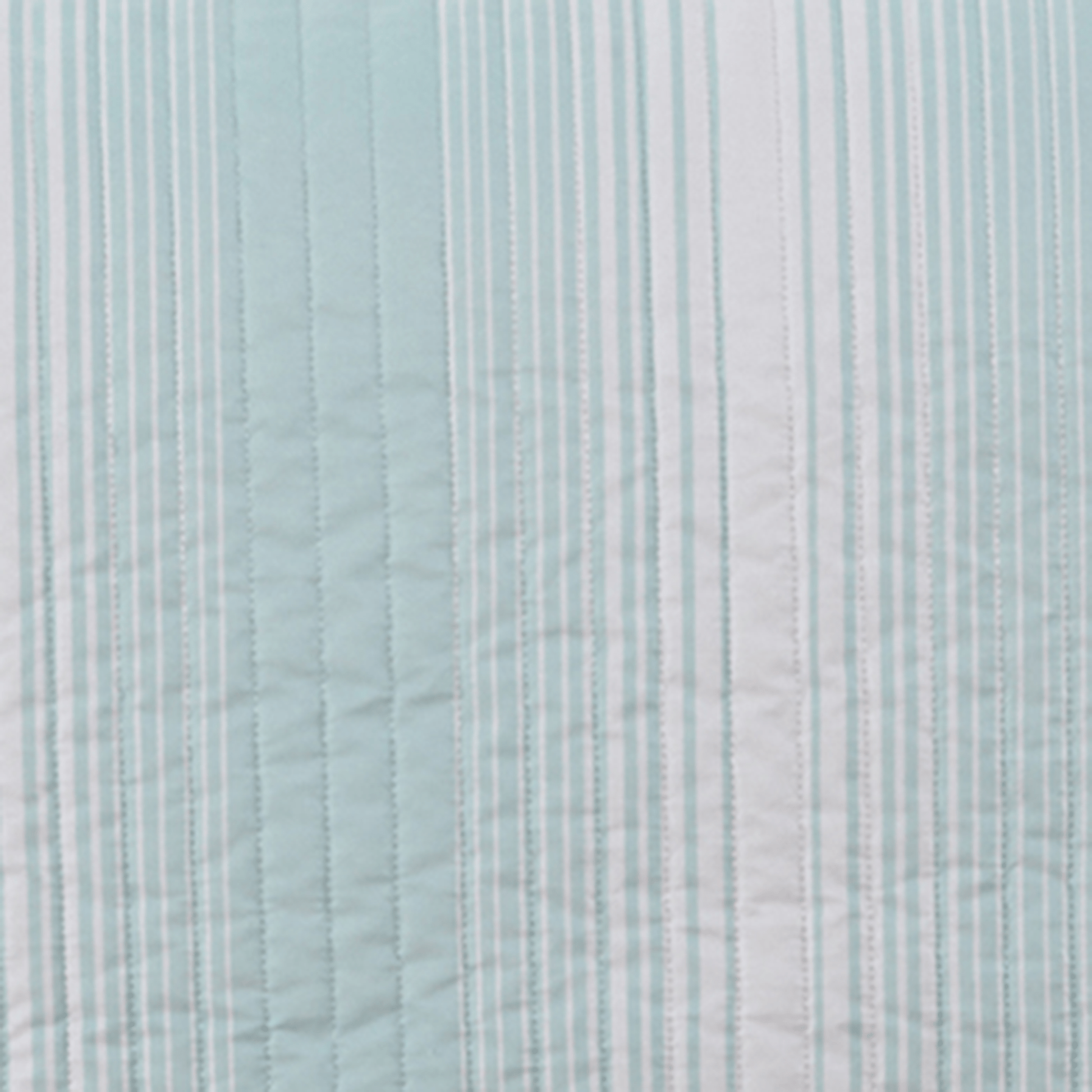 Everette Collection 3 Piece Ombre Striped Quilt Set