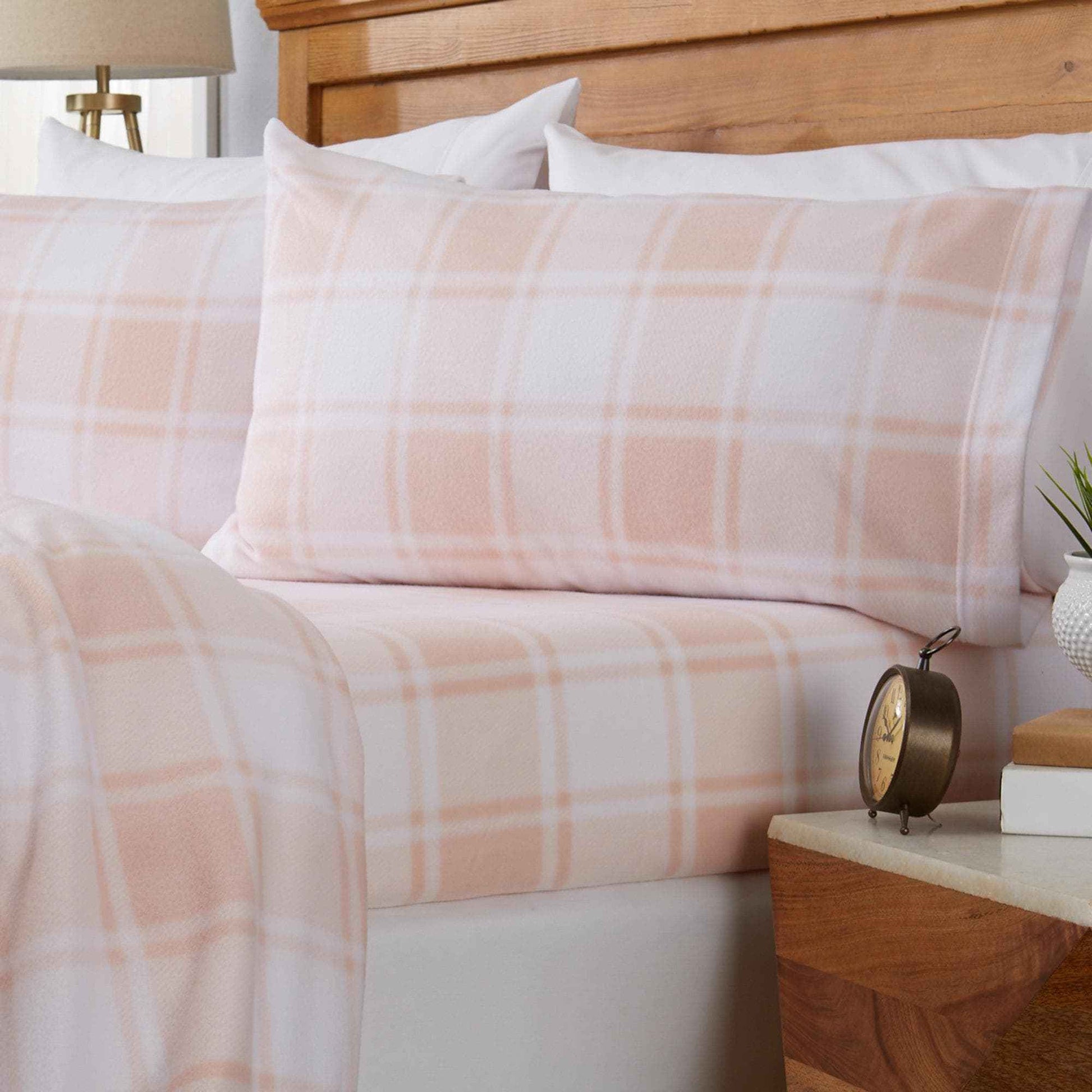 4-Piece Printed Fleece Sheet - Dara Collection