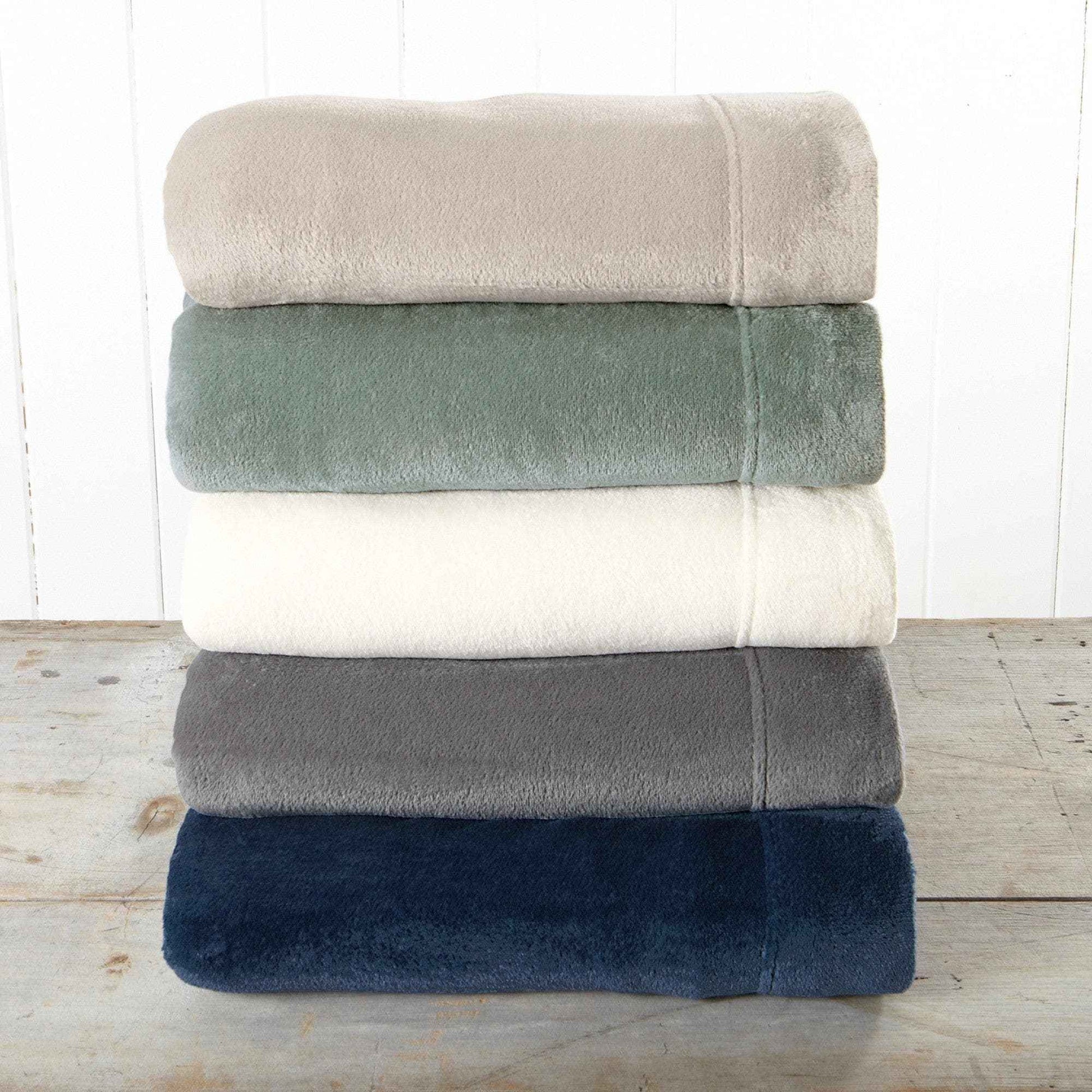 4-Piece Solid Plush Sheet - Velvet Luxe Collection