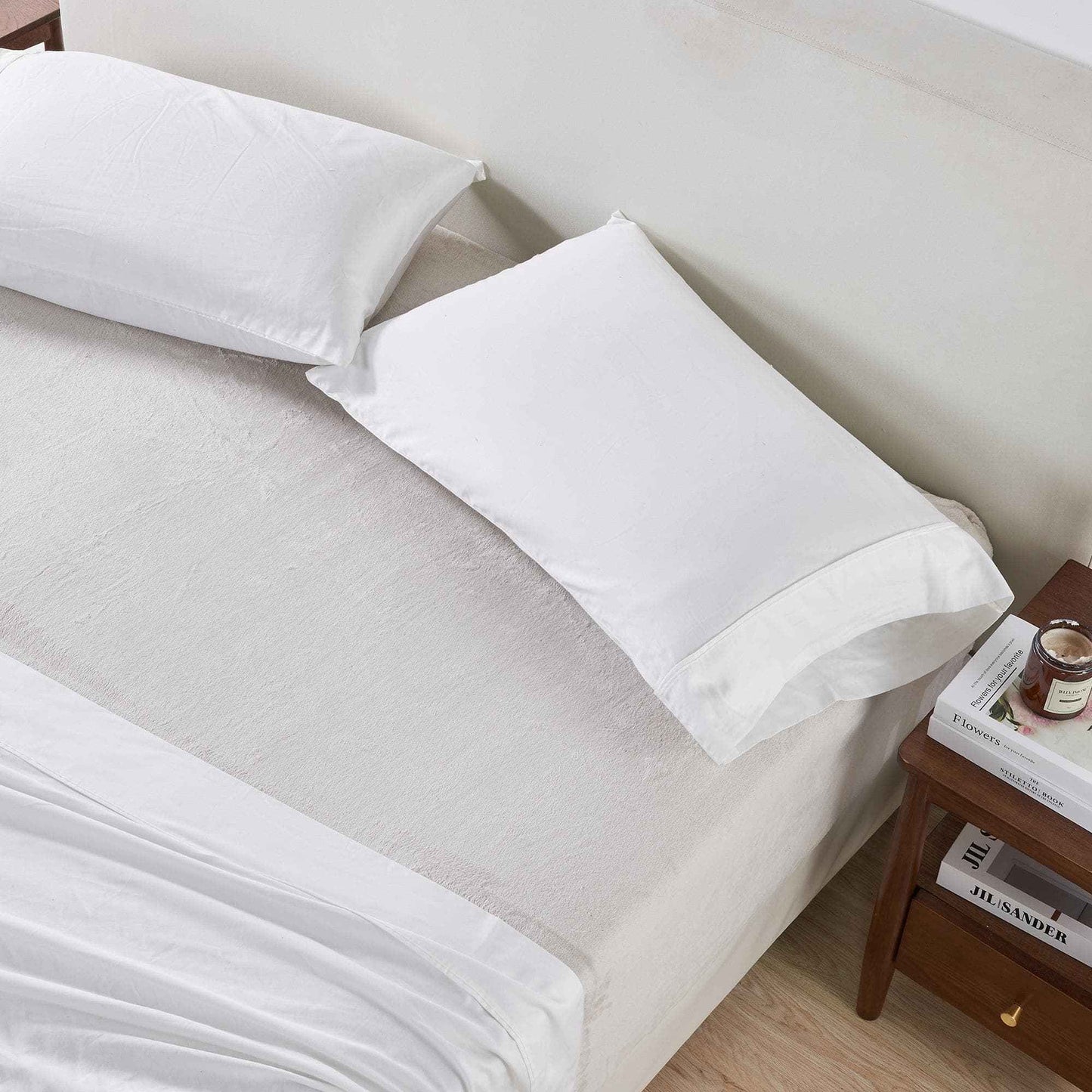 Solid Plush Fitted Sheet - Velvet Luxe Collection