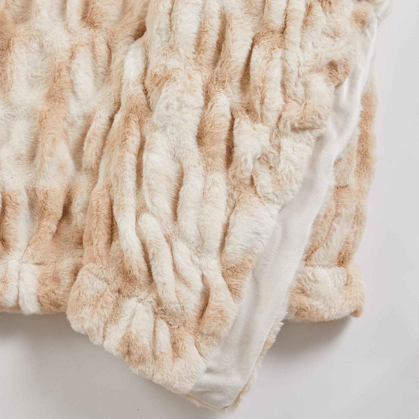 Ruched Faux Fur Throw Blanket - Alondra Collection