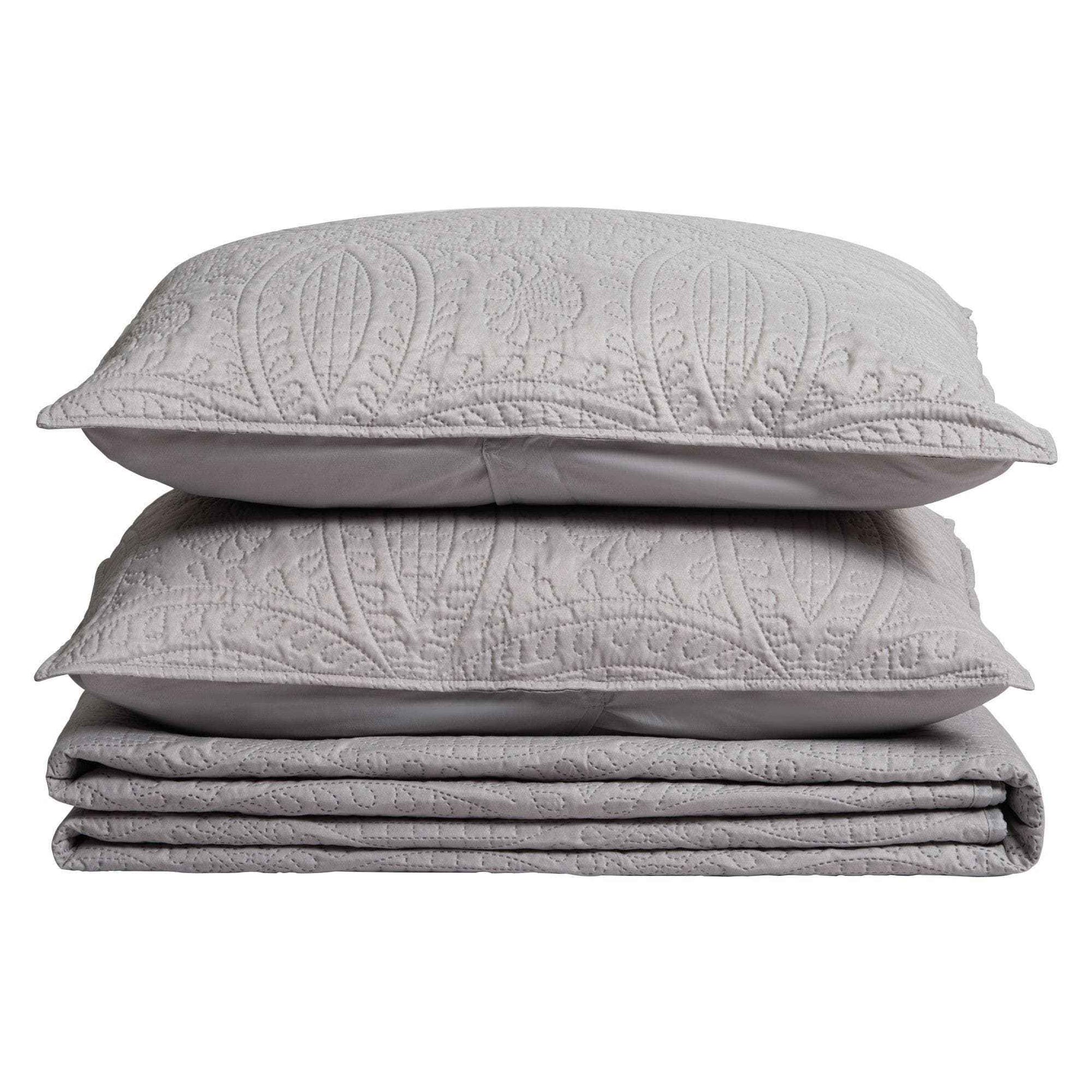 3-Piece Oversized Medallion Quilt Set - Clara Collection