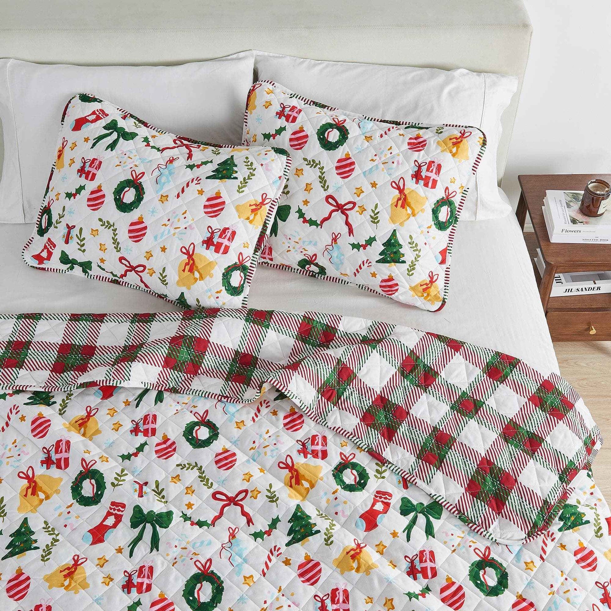 Colorful Holiday Quilt Set - Midnight Magic Collection