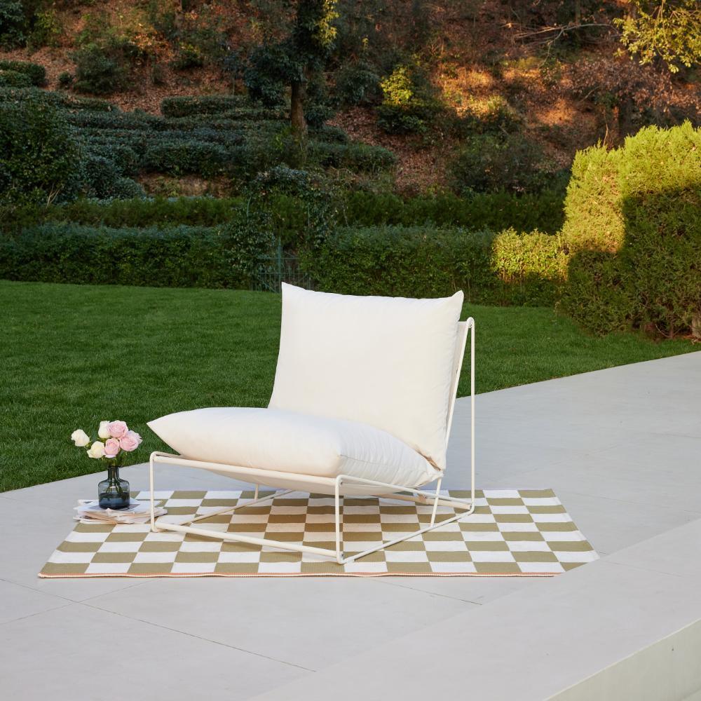 Modern Aluminum Garden Lounge Chair with Plush White Cushions
