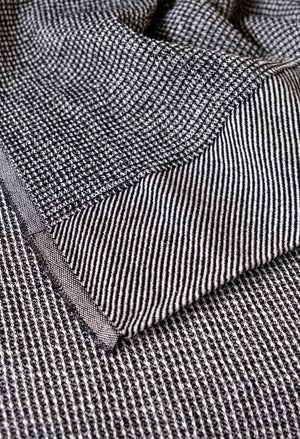 Pergamon Throw in Black - PoshaBella