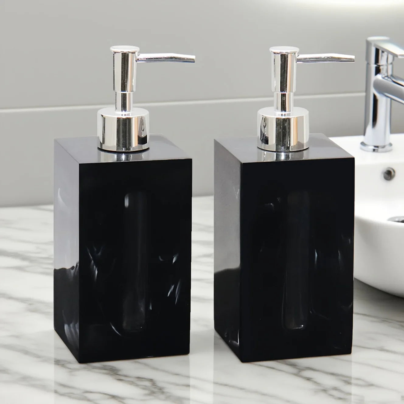Resin Soap Dispenser, Freestanding Countertop Lotion Pump Bottle, Visible Capacity Liquid Hand Soap Dispenser, No Electricity Needed, for Bathroom, Kitchen, Laundry Room, Shampoo, Body Wash, Lotion
