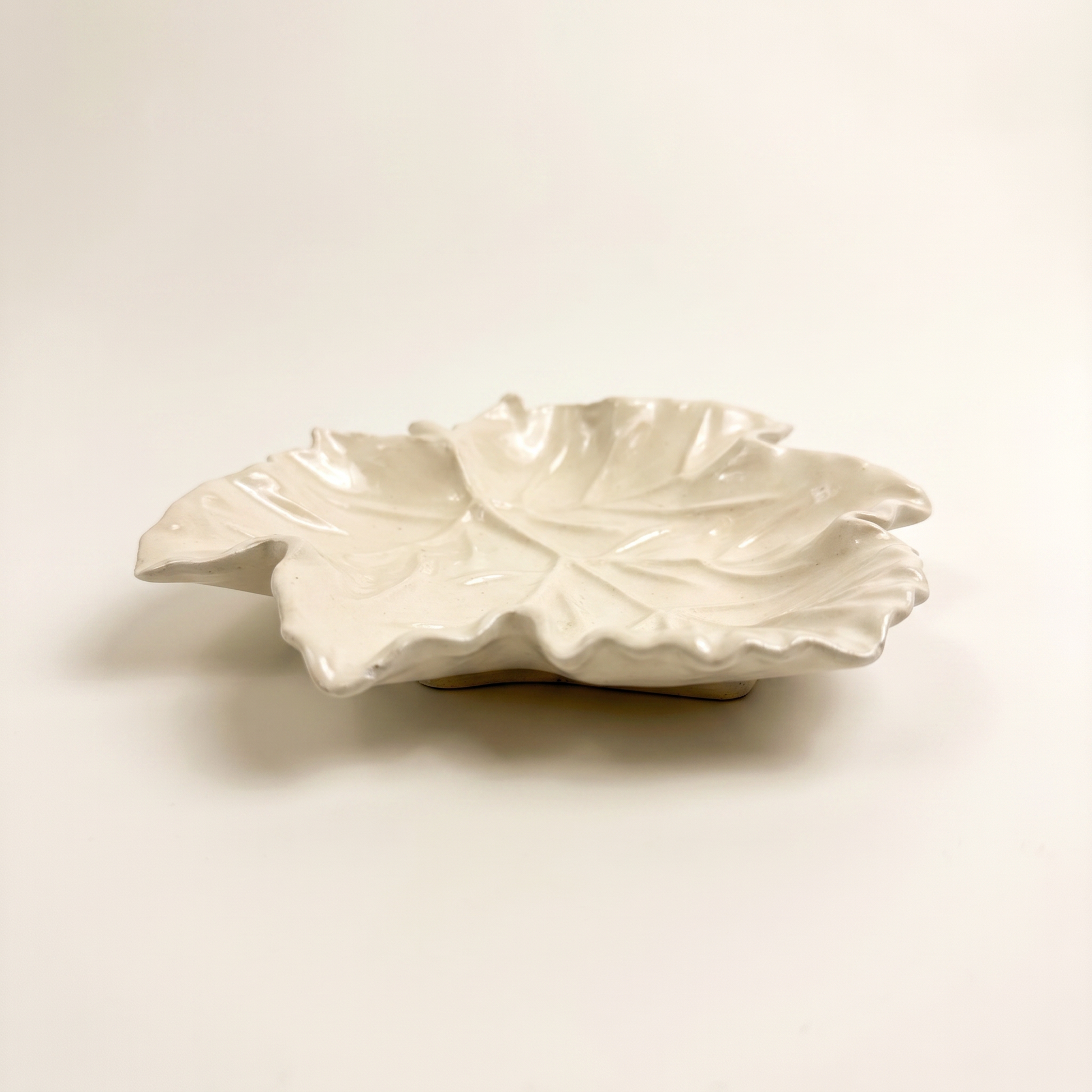 Maple Leaf Tray, Gypsum White 6" Sunsum® Intentional Living