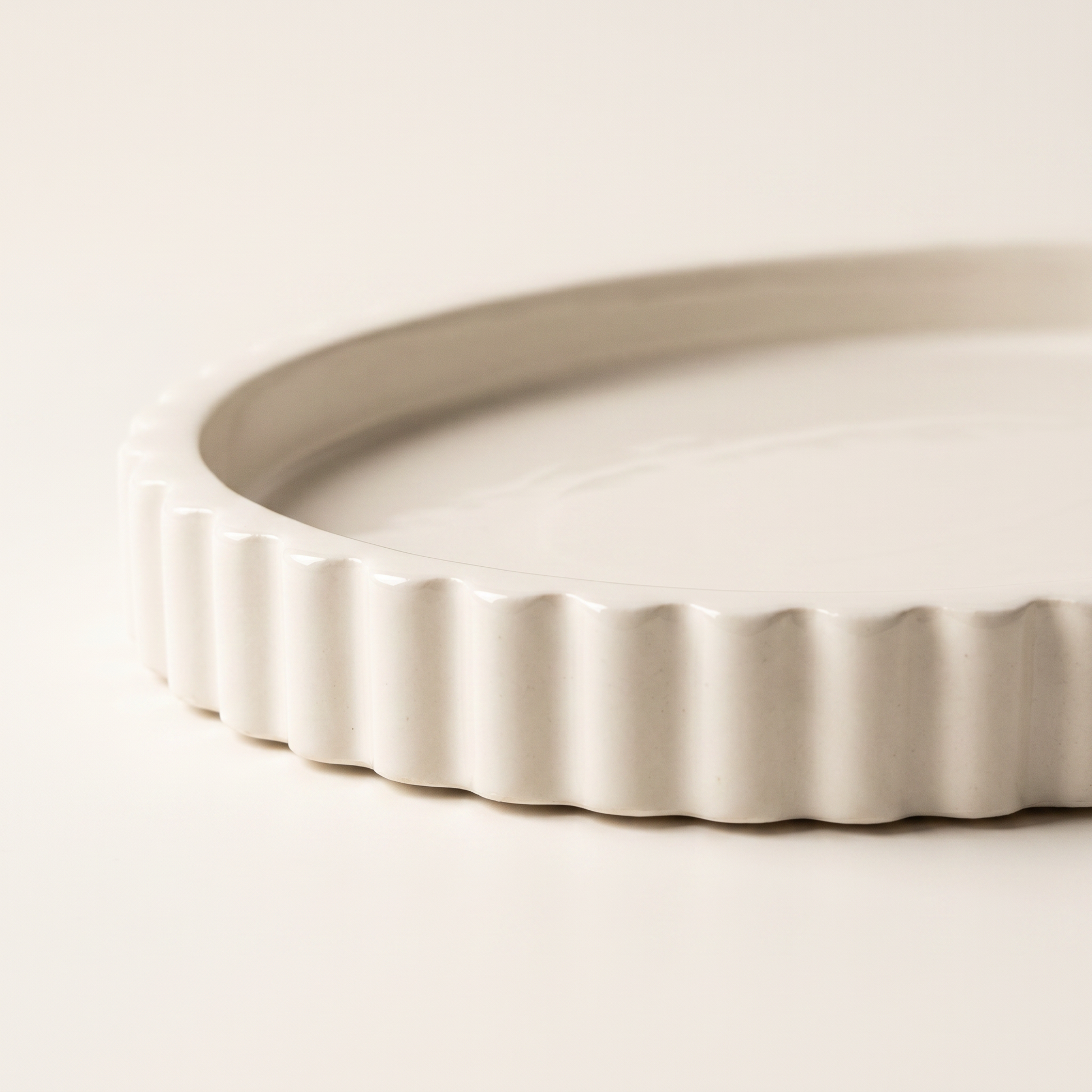 Scalloped Oval Tray, Gypsum White 8" Sunsum® Intentional Living